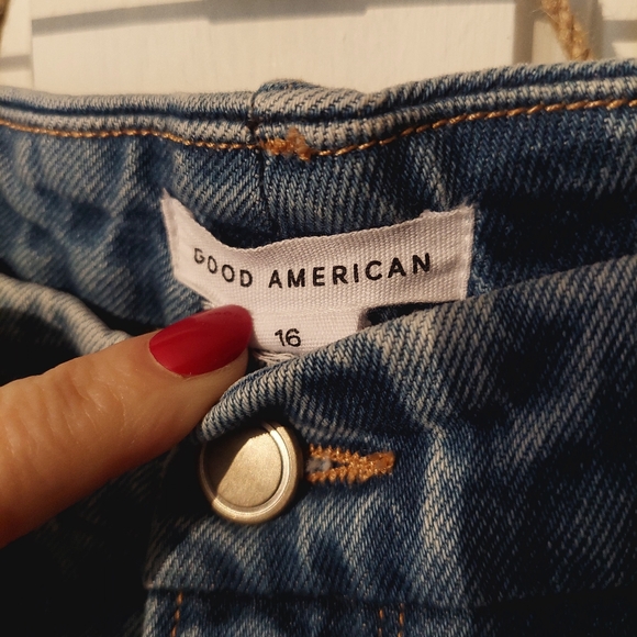 Good American size 16 Jeans. Excellent Condition! 25in inseam. - Picture 3 of 5